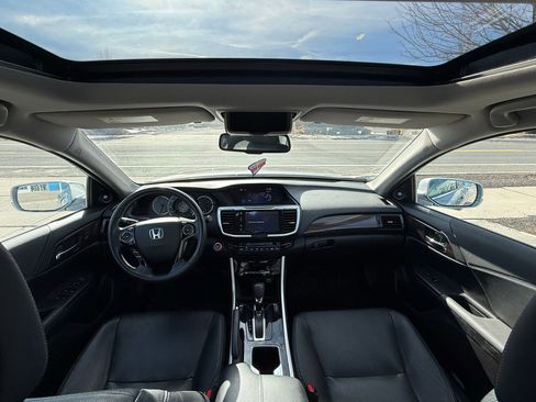 Certified 2017 Honda Accord EX-L image 7