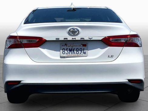 Used 2020 Toyota Camry LE FWD image 4
