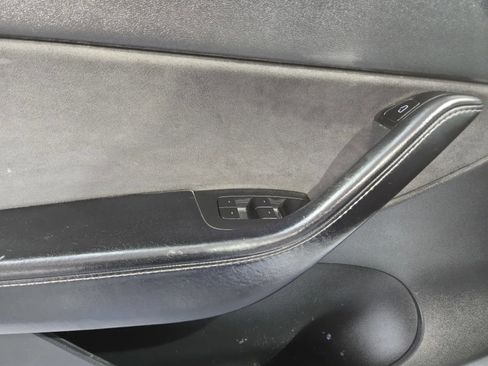 Used 2021 Tesla Model Y Long Range AWD/4WD image 13