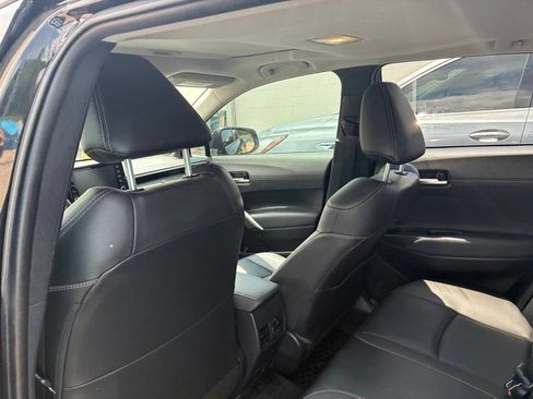 Used 2022 Toyota Corolla Cross XLE AWD/4WD image 11