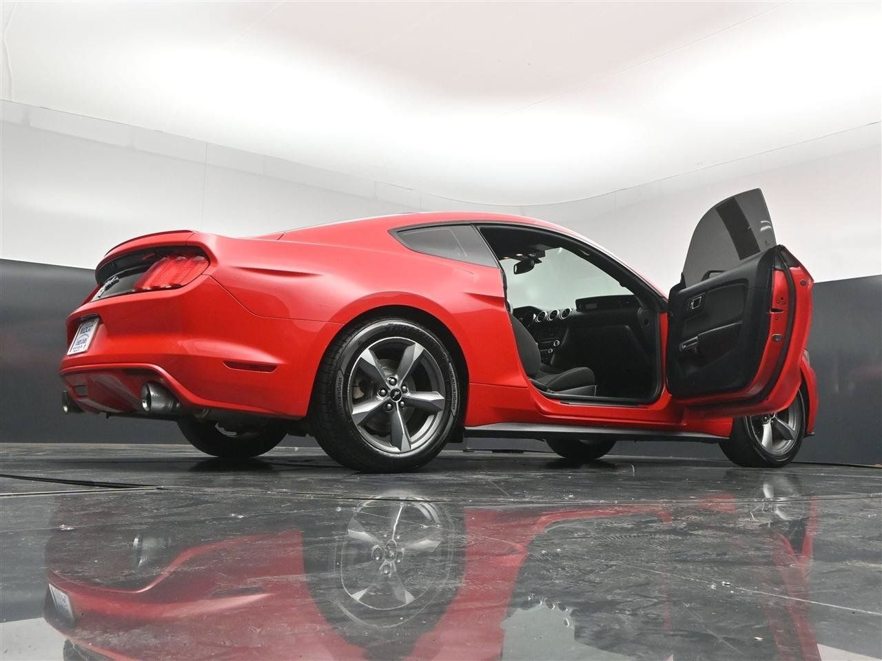 Used 2015 Ford Mustang Coupe w/ Equipment Group 051A RWD image 39