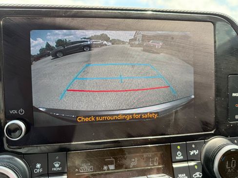 Used 2023 Toyota Highlander XSE FWD image 37
