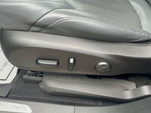 Used 2019 Buick Envision Essence AWD/4WD image 9