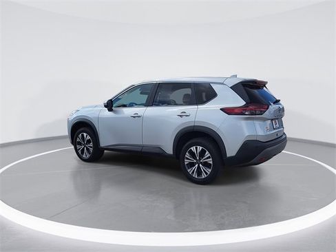 Used 2023 Nissan Rogue SV image 7