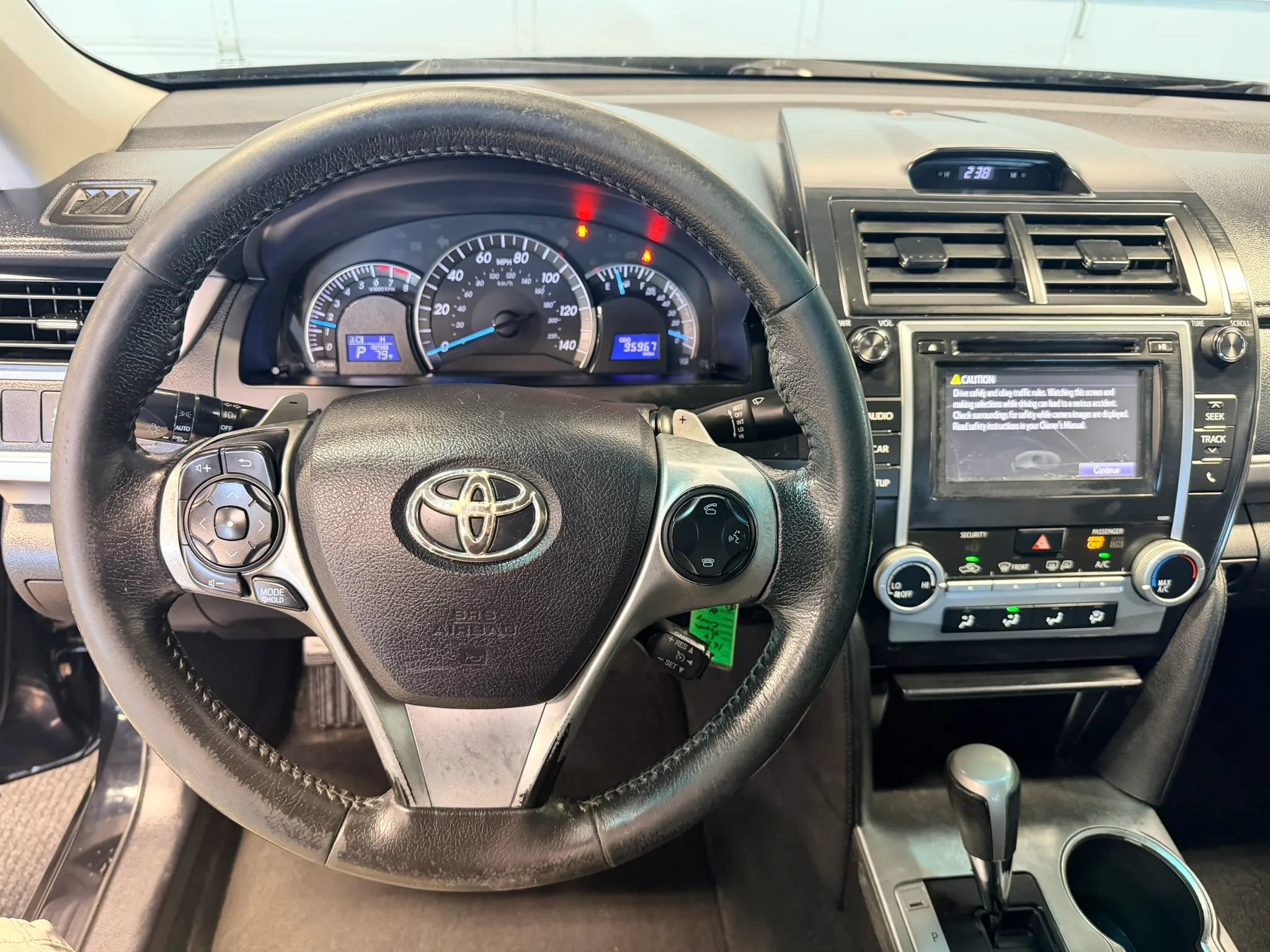 Used 2014 Toyota Camry SE FWD image 11