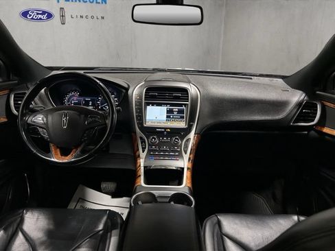 Used 2018 Lincoln MKX Reserve w/ Lincoln MKX Climate Package AWD/4WD image 2