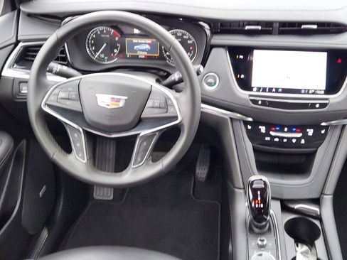 Certified 2025 Cadillac XT5 Premium Luxury image 29