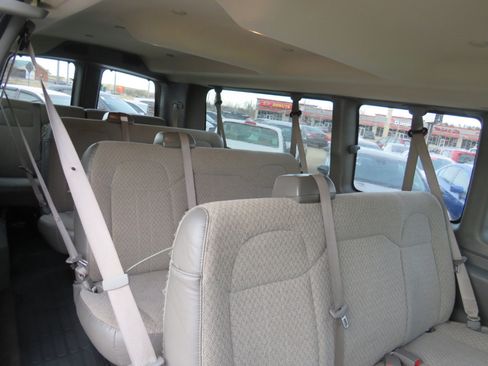 Used 2018 Chevrolet Express 3500 LT w/ LT Preferred Equipment Group image 13