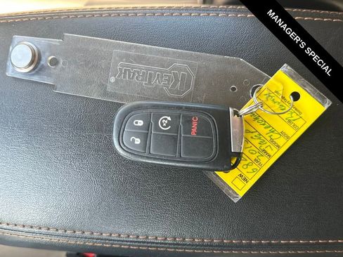 Used 2015 Jeep Cherokee Limited image 26