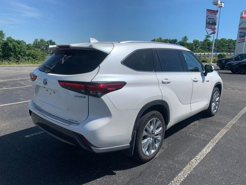 Used 2020 Toyota Highlander Limited AWD/4WD image 2