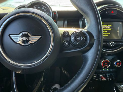Used 2015 MINI Cooper 4-Door Hardtop FWD image 16