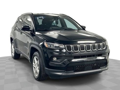 Used 2024 Jeep Compass Latitude AWD/4WD image 1