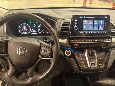 Used 2025 Honda Odyssey Elite image 40