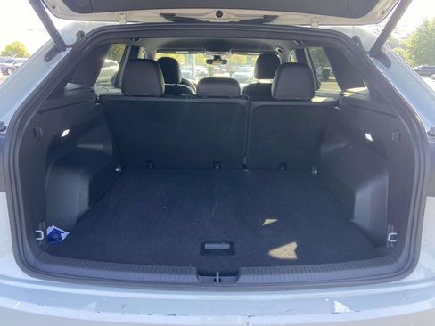 Used 2025 Volkswagen Atlas Cross Sport SE FWD image 11