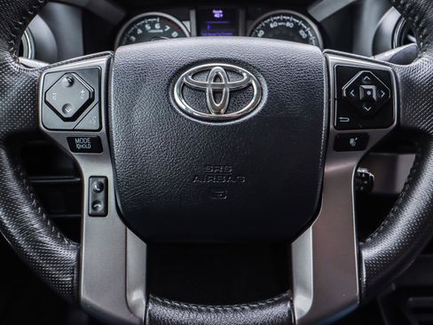 Used 2017 Toyota Tacoma SR5 w/ Tow Package image 9