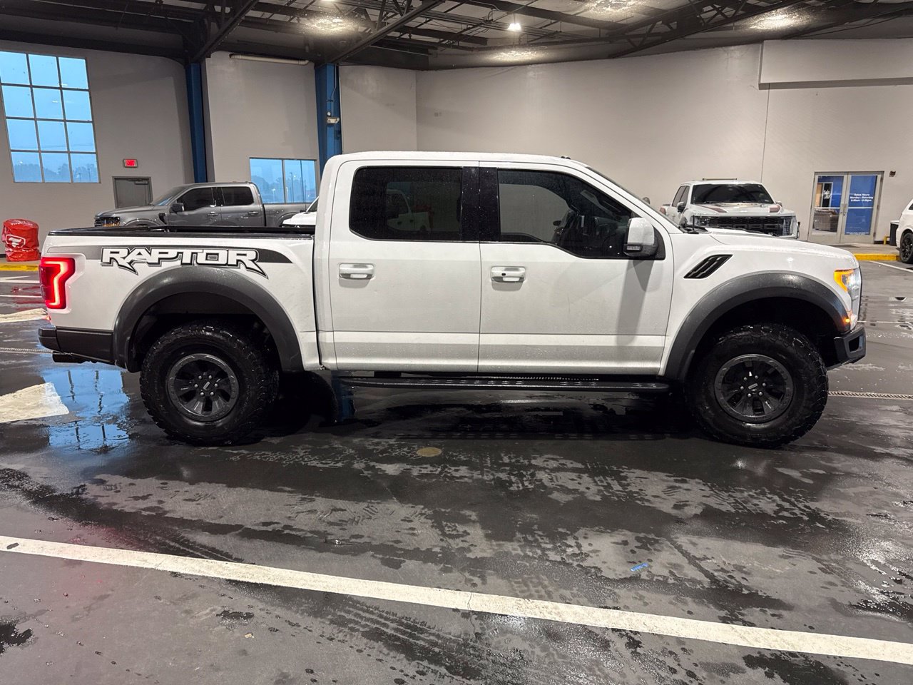 Used 2017 Ford F150 Raptor w/ Equipment Group 802A Luxury AWD/4WD image 16