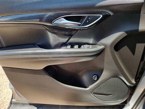 Used 2023 Buick Envision Essence FWD image 13