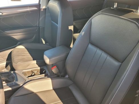 Used 2023 Volkswagen Tiguan SE FWD image 13
