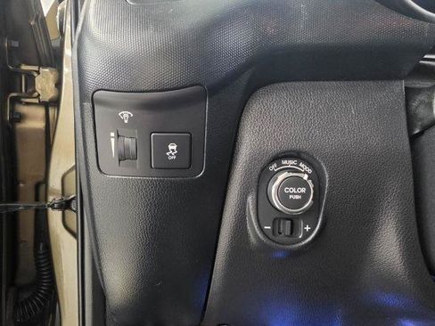 Used 2012 Kia Soul + w/ Audio Pkg FWD image 20