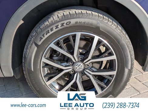 Used 2021 Volkswagen Tiguan SE image 9