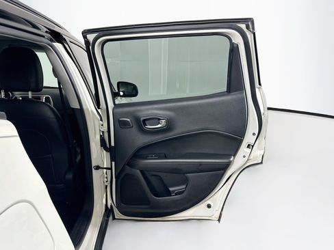 Used 2019 Jeep Compass High Altitude FWD image 30