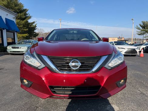 Used 2017 Nissan Altima 2.5 SV w/ Convenience Package image 2