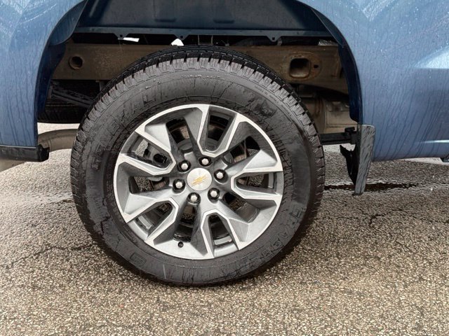 Used 2024 Chevrolet Silverado 1500 LT AWD/4WD image 16