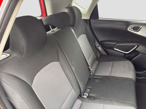 Used 2023 Kia Soul LX w/ LX Technology Package FWD image 24