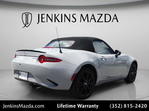 New 2026 MAZDA MX-5 Miata Club w/ Interior Package RWD image 9