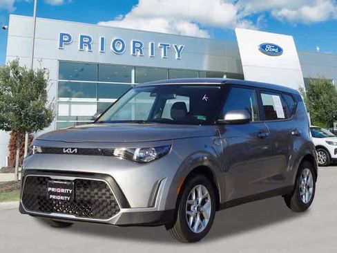 Used 2023 Kia Soul LX w/ LX Technology Package image 1