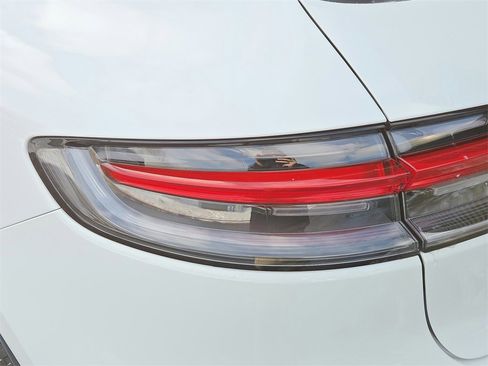 Certified 2026 Porsche Macan image 26