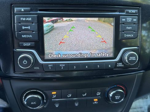 Used 2016 Nissan Sentra SV FWD image 16
