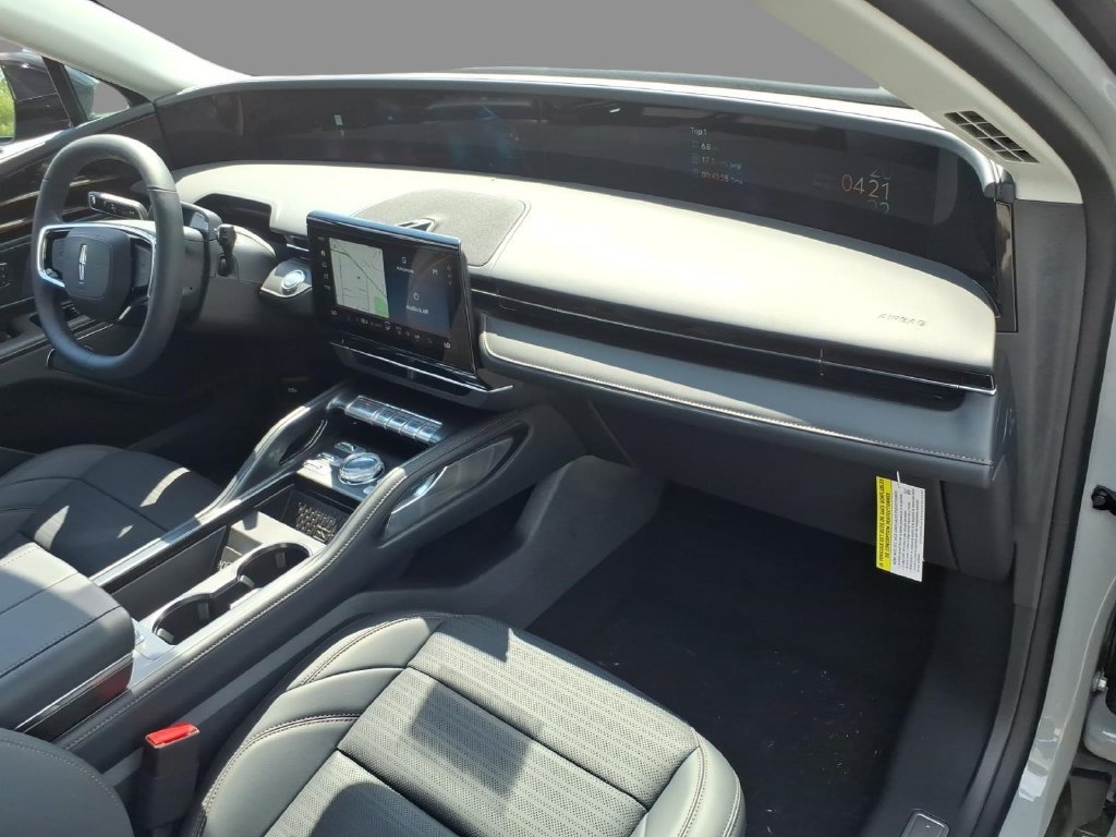 New 2026 Lincoln Nautilus Reserve w/ Jet Appearance Package AWD/4WD image 12