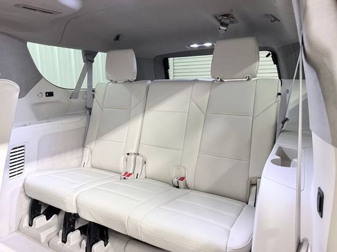Used 2023 Cadillac Escalade ESV Premium Luxury Platinum w/ LPO, Radiant Package AWD/4WD image 39