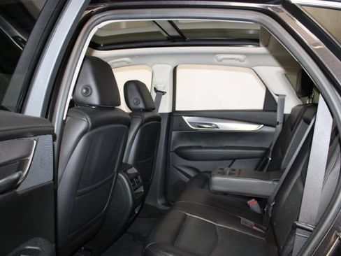 Used 2017 Cadillac XT5 Luxury AWD/4WD image 10