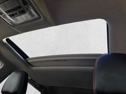 Used 2019 Toyota Highlander SE AWD/4WD image 29