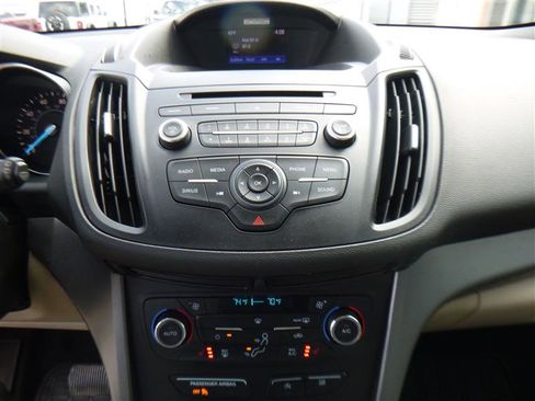 Used 2017 Ford Escape SE w/ SE Cold Weather Package AWD/4WD image 13