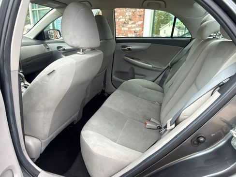 Used 2012 Toyota Corolla LE FWD image 14