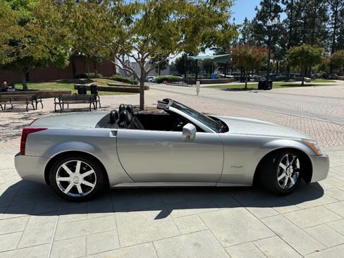 Used 2008 Cadillac XLR image 12