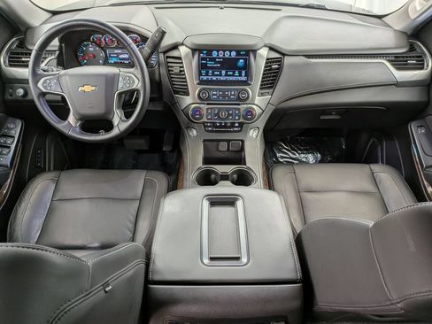 Used 2019 Chevrolet Suburban LT AWD/4WD image 28