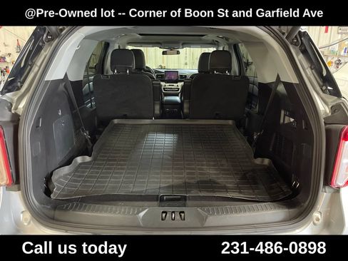 Used 2020 Ford Explorer XLT w/ Equipment Group 202A AWD/4WD image 22