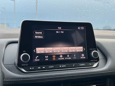 Used 2023 Nissan Rogue S image 73