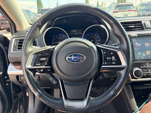 Used 2018 Subaru Outback 3.6R Touring w/ Popular Package #3 AWD/4WD image 2