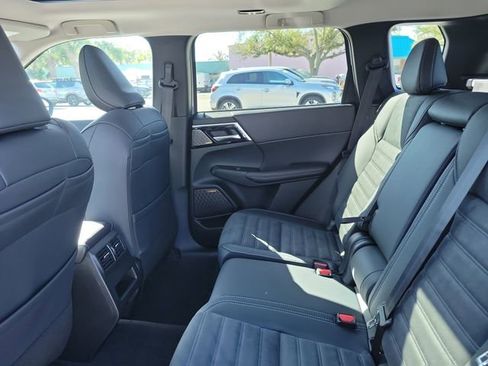 New 2026 Mitsubishi Outlander SE image 13