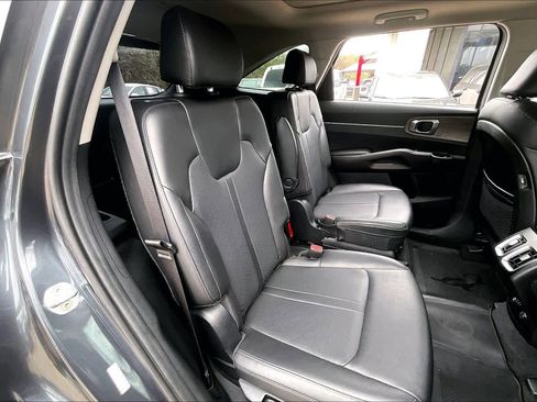 Used 2022 Kia Sorento EX w/ Panoramic Sunroof Package image 20