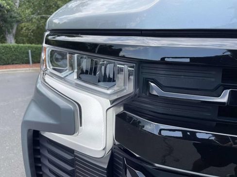 Used 2025 Chevrolet Silverado 1500 LT Trail Boss w/ Convenience Package II AWD/4WD image 39