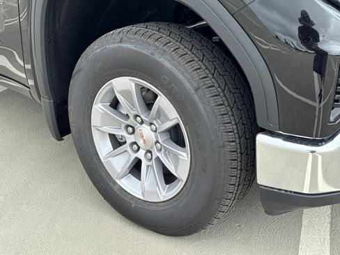 Used 2026 GMC Sierra 1500 SLE image 6