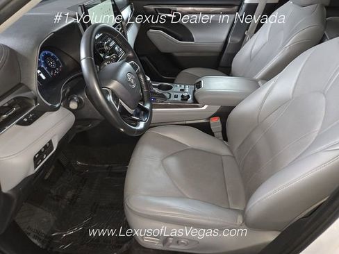 Used 2023 Toyota Highlander Limited AWD/4WD image 13