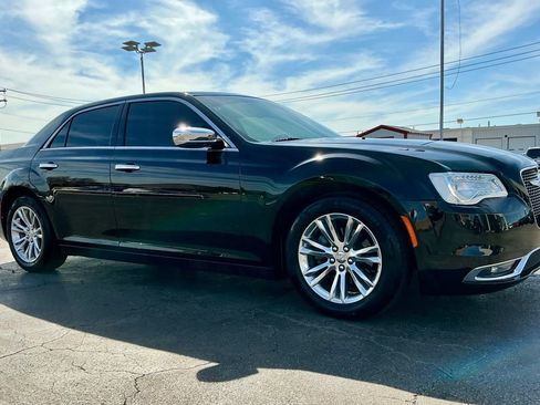 Used 2015 Chrysler 300 C image 6