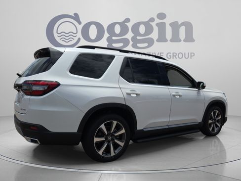 Certified 2024 Honda Pilot Elite image 5